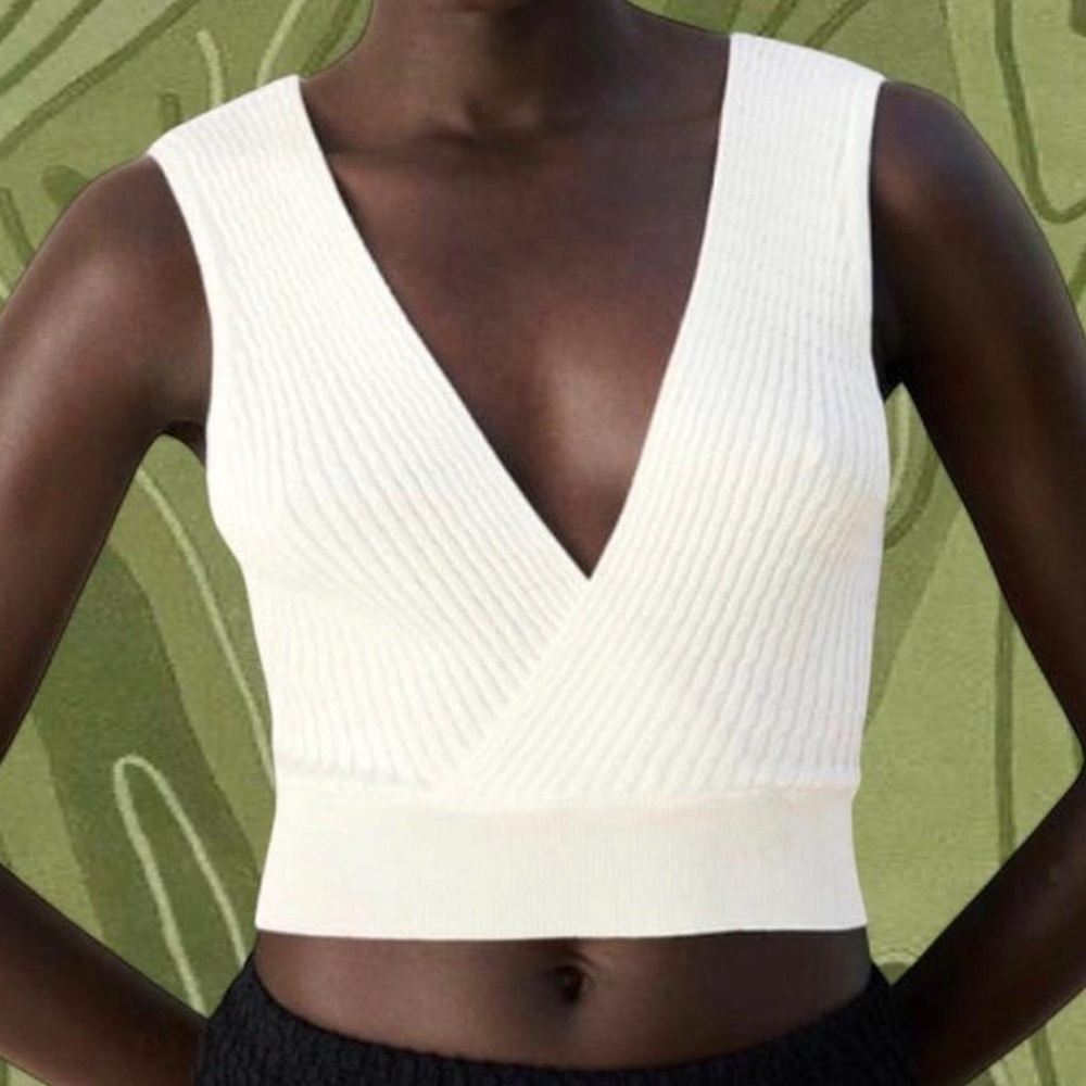 Zara White Ribbed V-Neck Cropped Tank - Picture 3 of 4